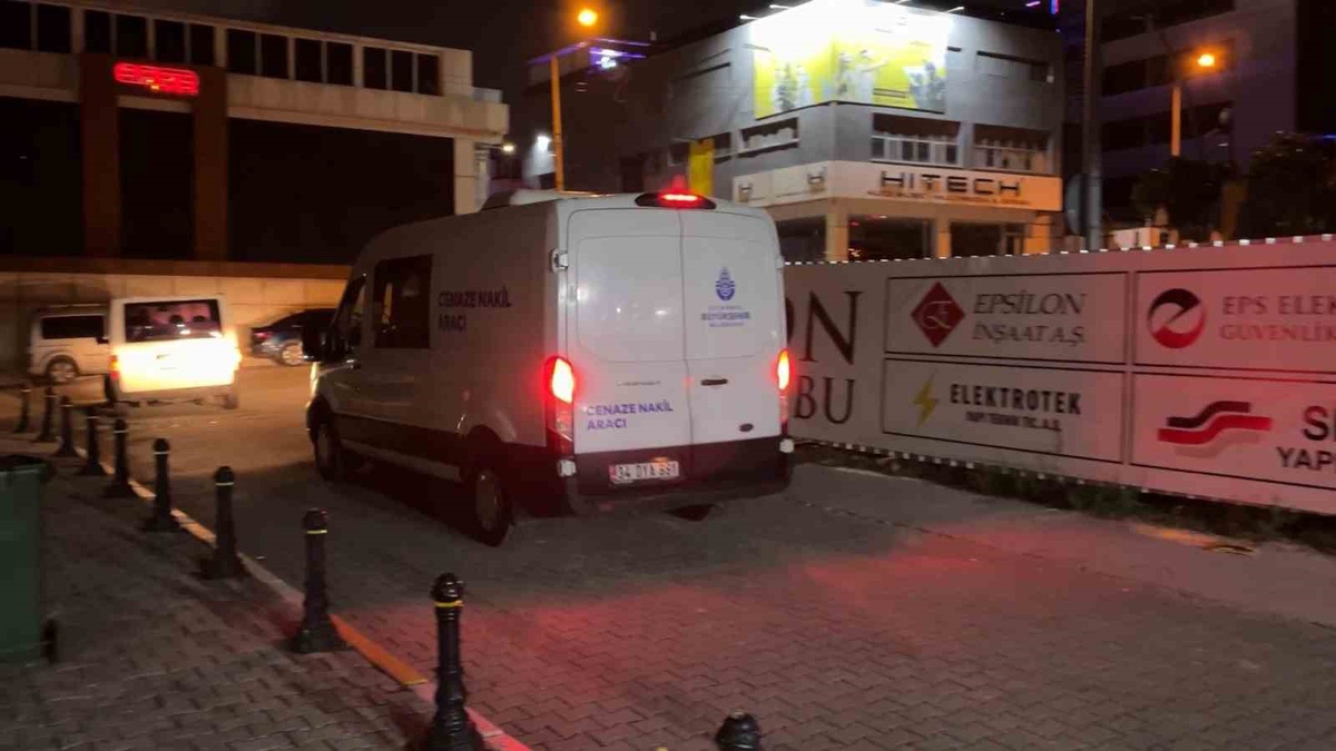 Şişli\'de konserde ölen Mahmud Sami Ramazanoğlu\'nun cenazesi yakınlarına teslim edildi