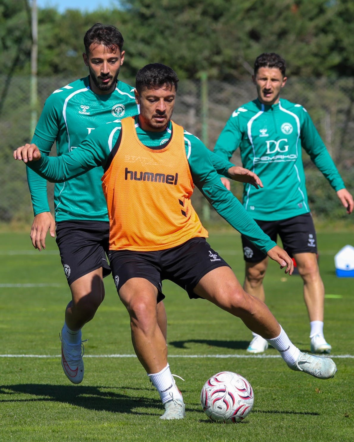 Konyaspor Gençlerbirliği hazırlığına başladı, Enis Destan takımdan ayrı çalıştı
