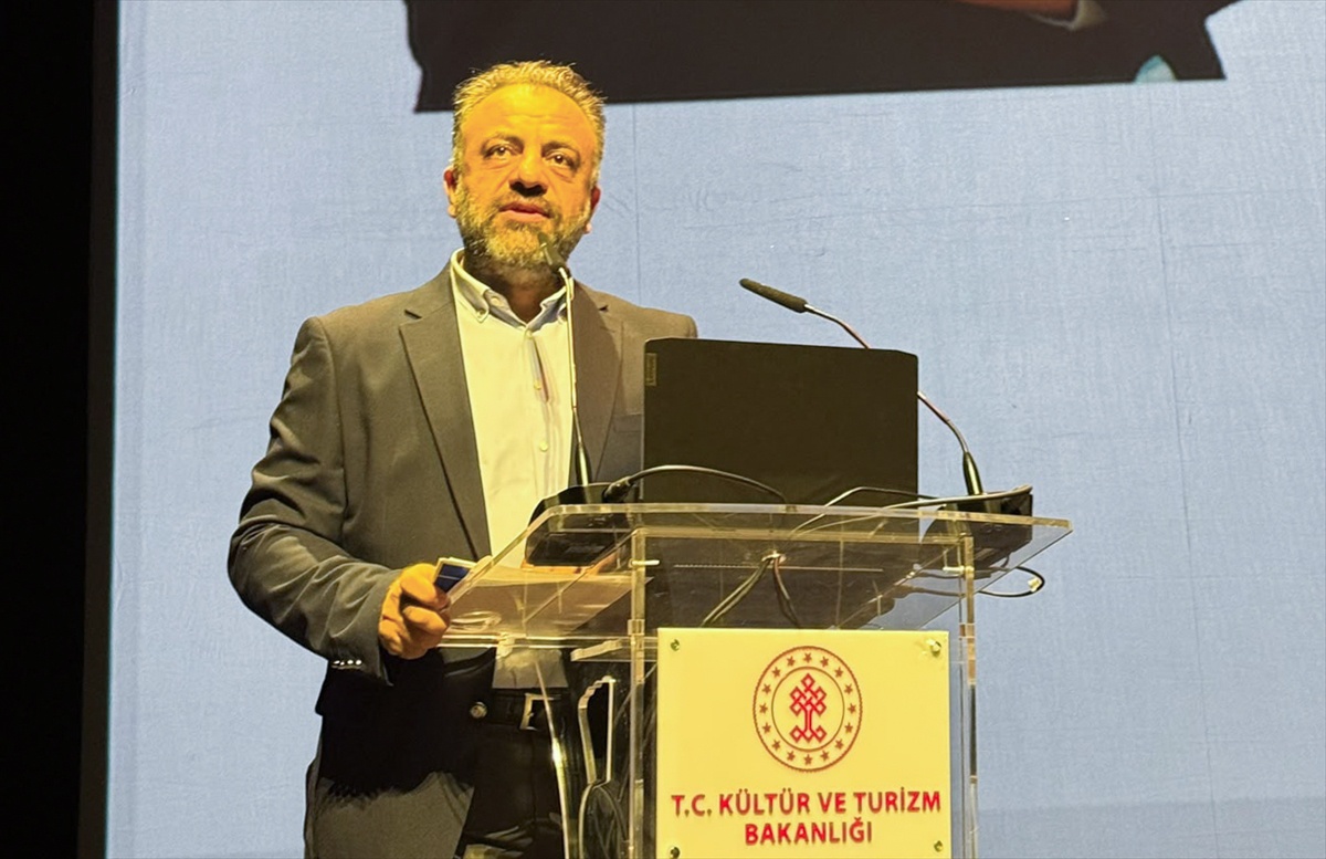 Kudüs\'ten Kaşgar\'a Eğitim Seminerleri\'nin kapanışı AKM\'de yapıldı