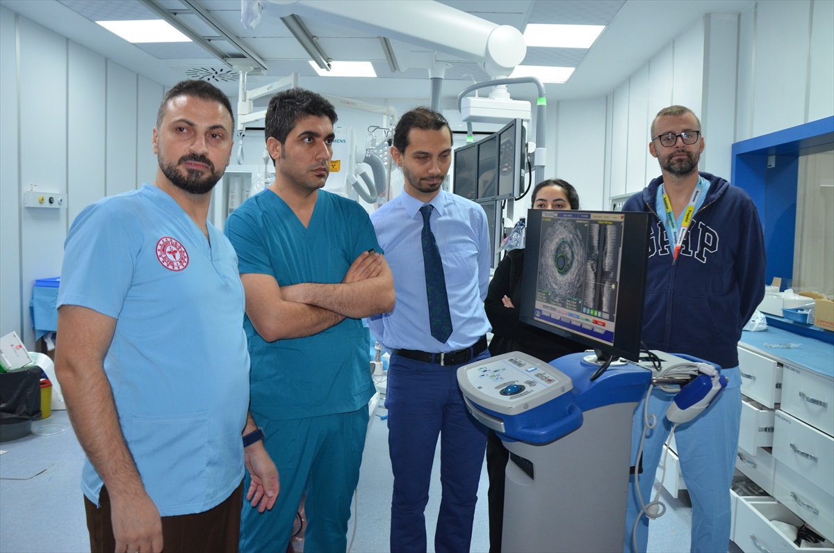 Muş Devlet Hastanesi, kalp damar tedavisinde IVUS ve FFR yöntemini ilk kez kullandı