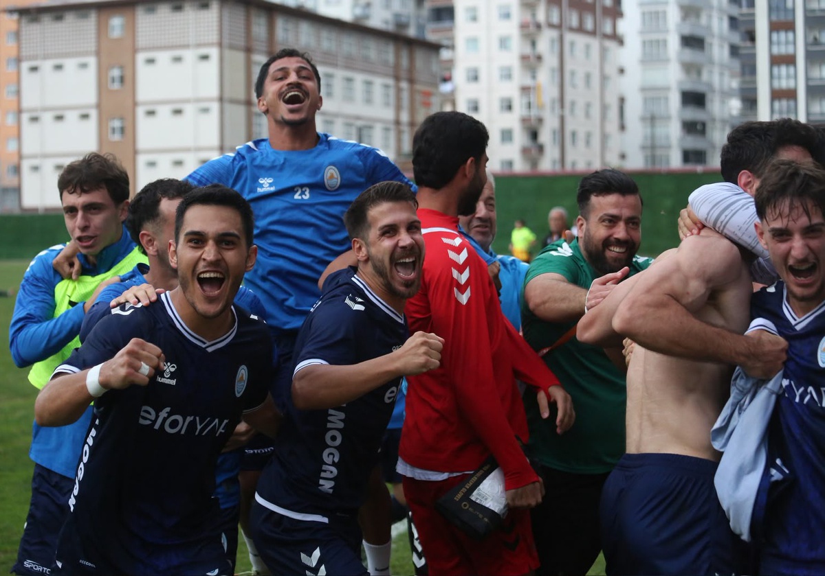 Pazarspor, Tokat Belediye Spor\'u 90+5\'te Seçkin Fırıncı\'nın golüyle 1-0 yendi