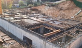 İstanbul Pendik'te inşaat alanındaki toprak kayması 9 katlı apartmanı boşalttı