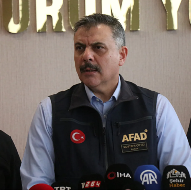 Selde mahsur kalan 8 aylık Zeynep bebeğin kurtarılma anları yürekleri ısıttı