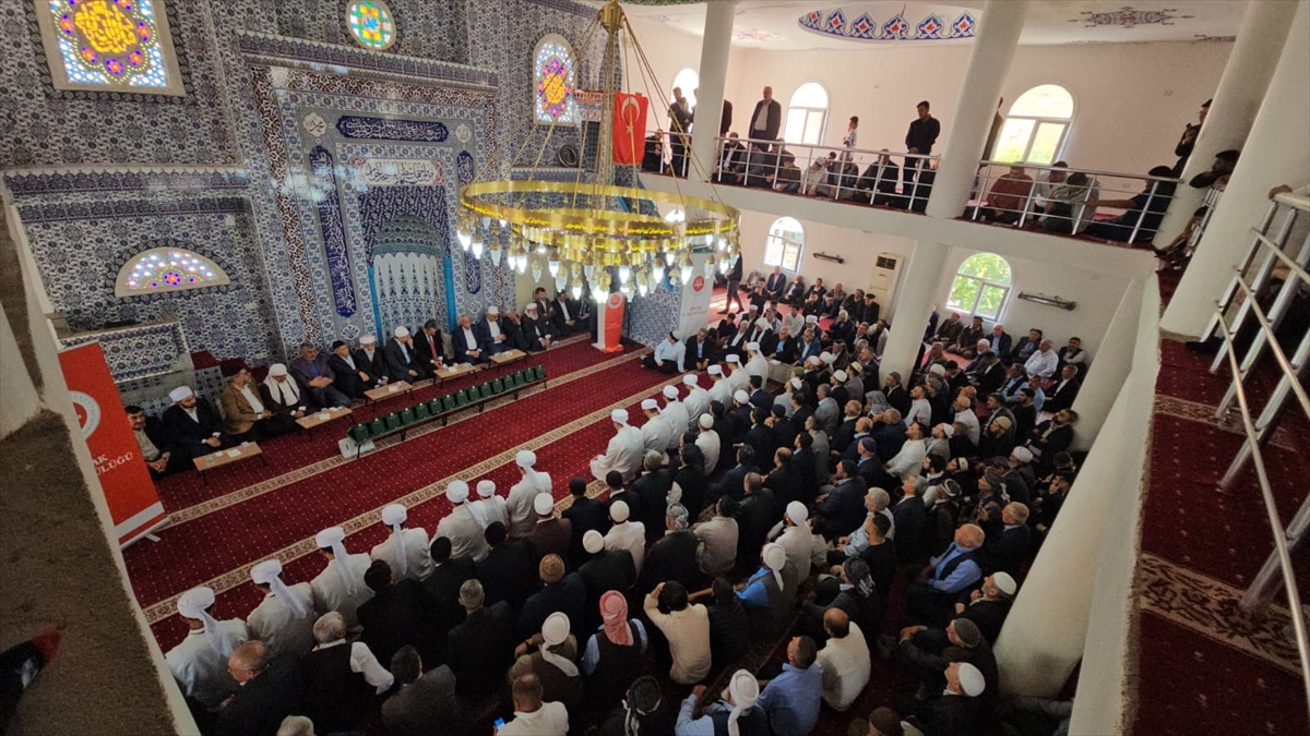 Şırnak\'ta Hicret Camisi\'nde düzenlenen törende 15 hafız icazet belgesi aldı