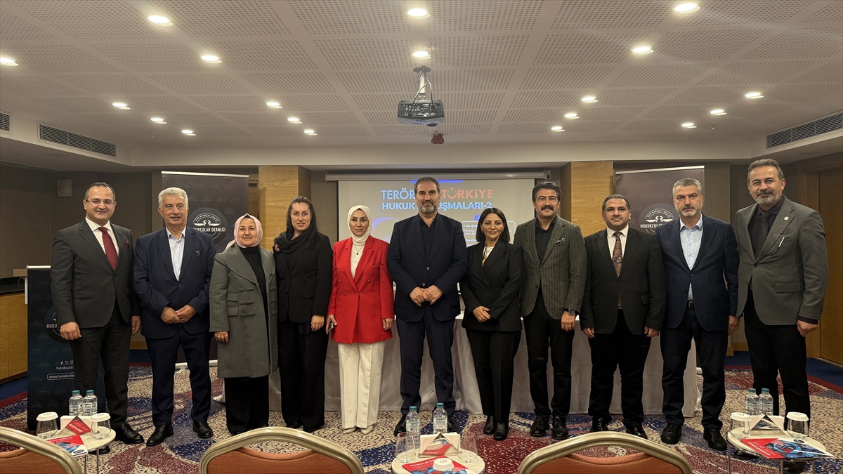 Trabzon\'da "Terörsüz Türkiye ve Hukuk Buluşmaları" paneli düzenlendi
