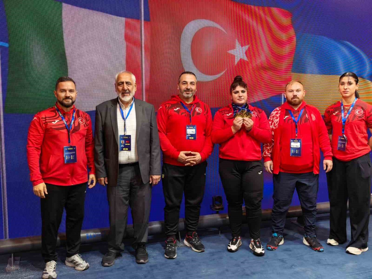 Tuana Süren, +86 kiloda 3 altın madalyayla Avrupa şampiyonluğunu kazandı