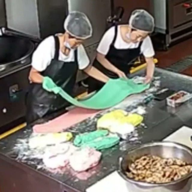 Yemekleri renkli göstermek için boya kattılar! 247 çocuk kurşundan zehirlendi