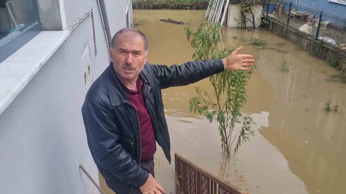 Zonguldak Çaycuma\'da tekstil atölyesi ve fırını su bastı, işletmeciler çözüm istedi