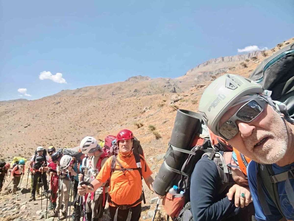 Tunceli ve Şırnak\'tan gelen 19 dağcı, Cilo zirvesinde Fikret Yaşar\'ı andı