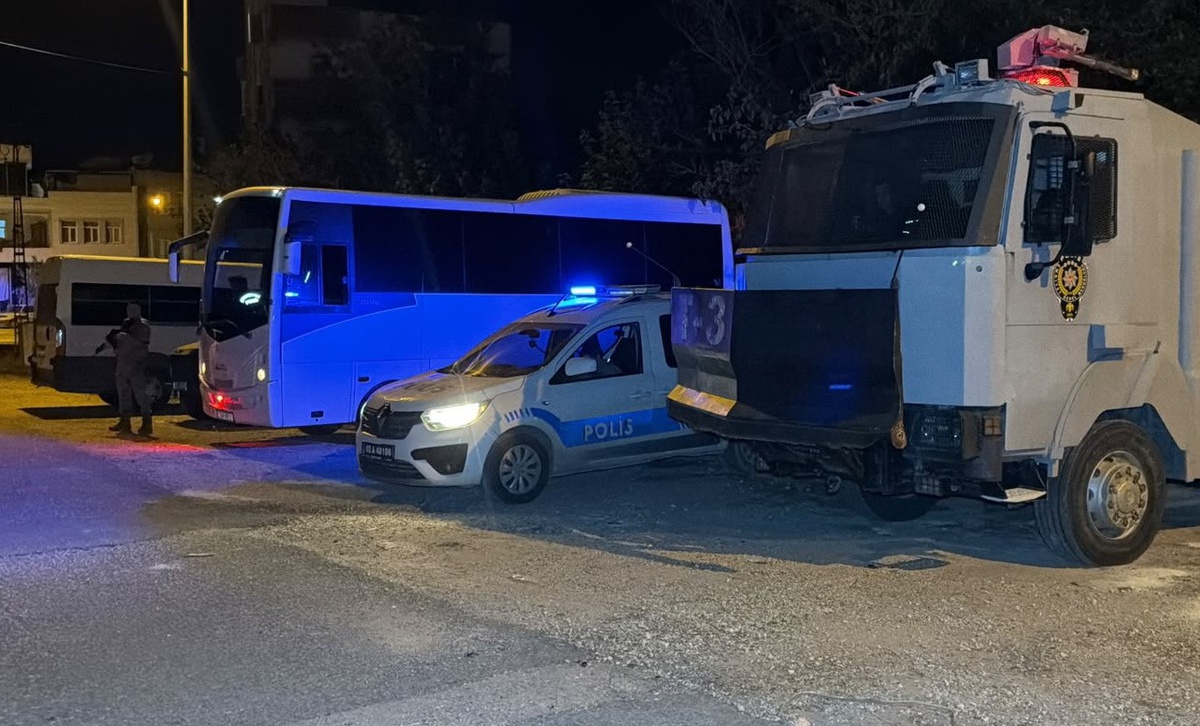 38 kişinin gözaltına alındığı Adıyaman Fatih Mahallesi\'nde güvenlik önlemleri sürüyor