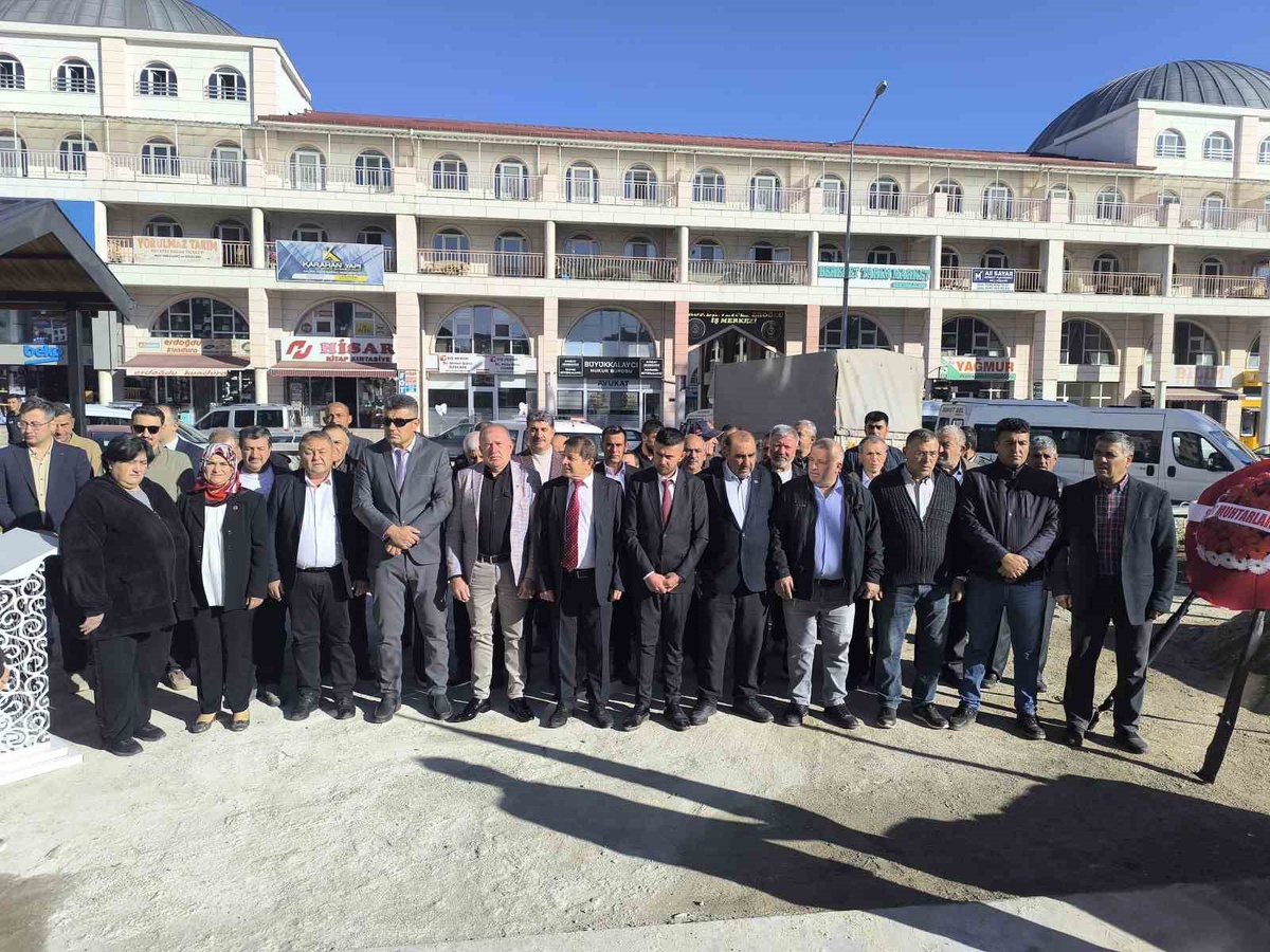 Afyonkarahisar Şuhut\'ta 19 Ekim Muhtarlar Günü törenle kutlandı