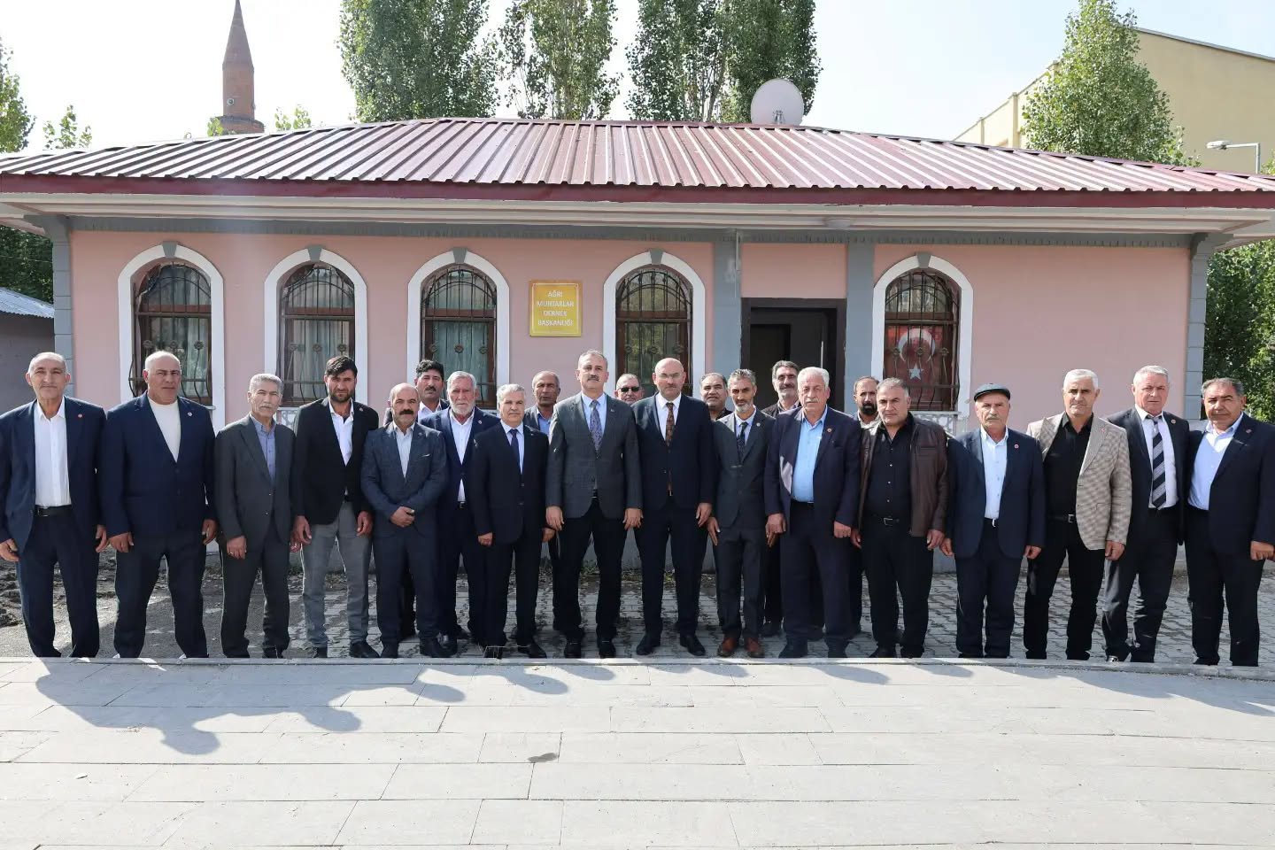 Ağrı Valisi Bozkurt, Muhtarlar Günü'nde muhtarların köprü görevini vurguladı