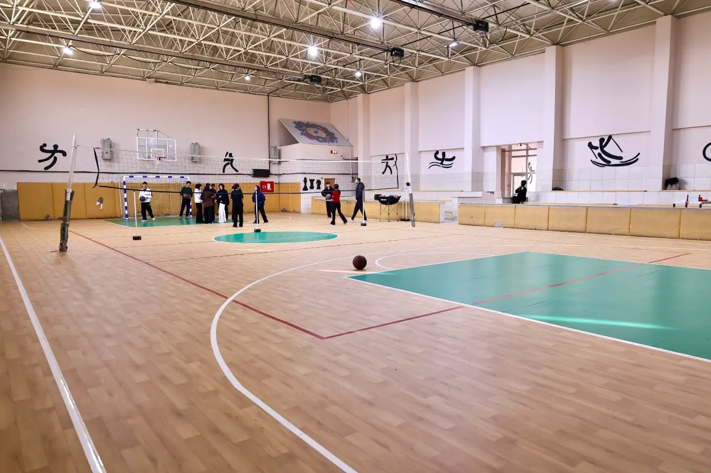 Ağrı'da Kazım Karabekir okulunda spor sahaları ve oyun parkı öğrencilere sunuldu