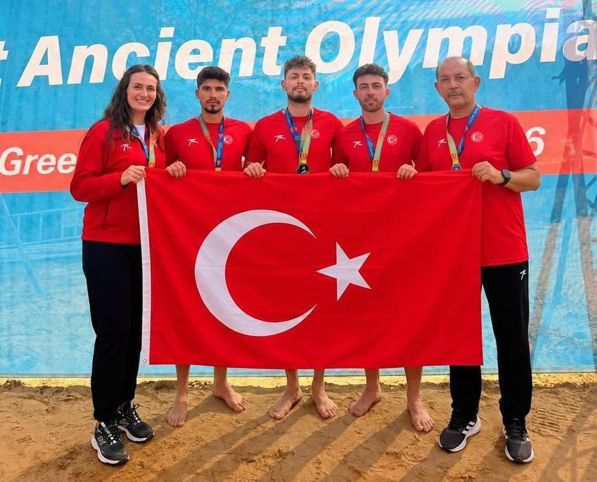 Türkiye Air Badminton Milli Takımı Avrupa\'da gümüş madalyayla ilk kez ikinci oldu