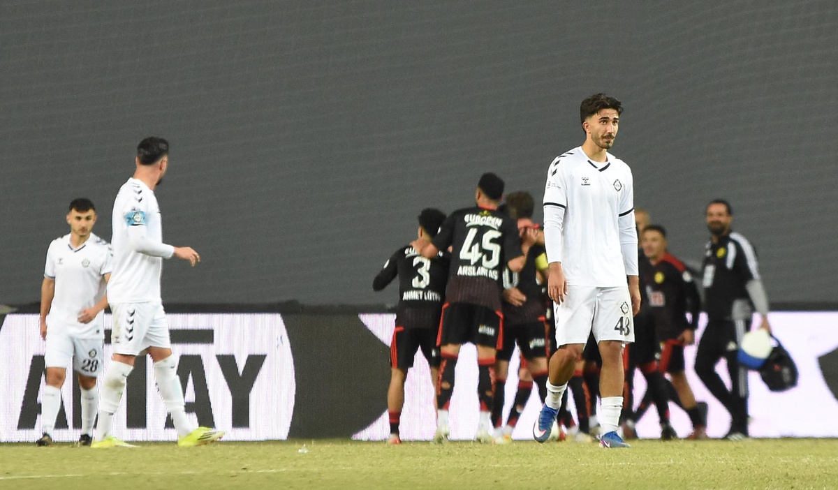 Altay, Alsancak\'ta çıktığı 5 maçta da taraftarına 3 puan sevinci yaşatamadı
