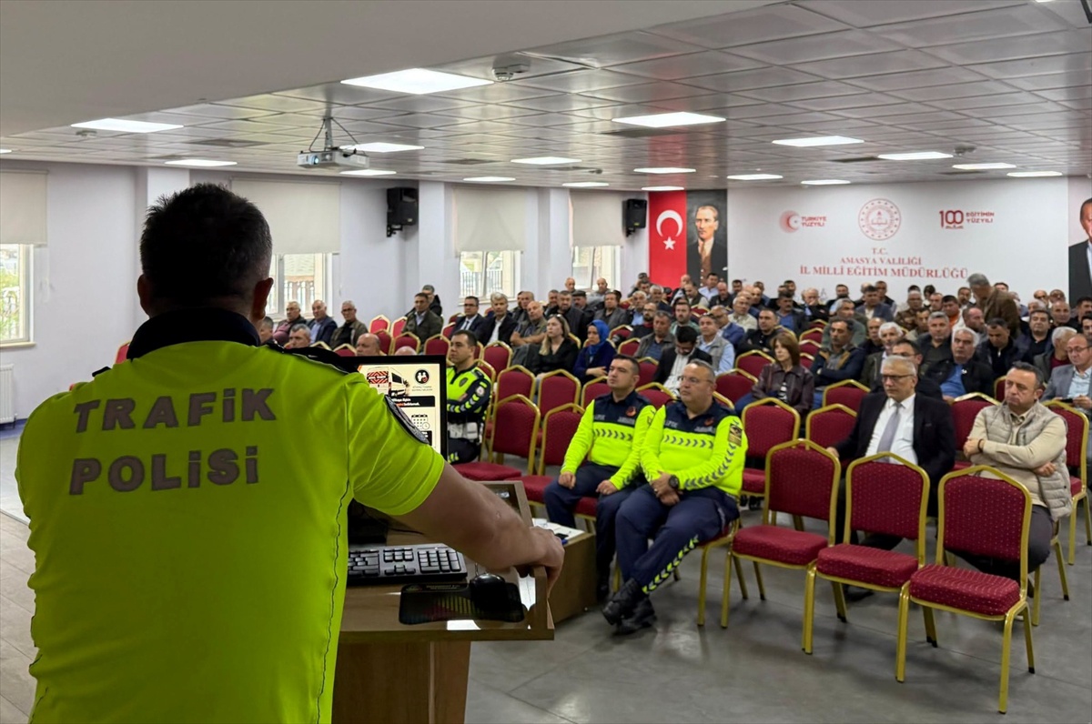 Amasya\'da 196 okul servis şoförü, rehber personel ve okul idarecisi bilgilendirildi