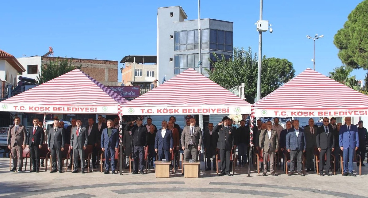 Aydın Köşk\'te muhtarlar çelenk sunup zeybek oynadı, Muhtarlar Günü törenle kutlandı