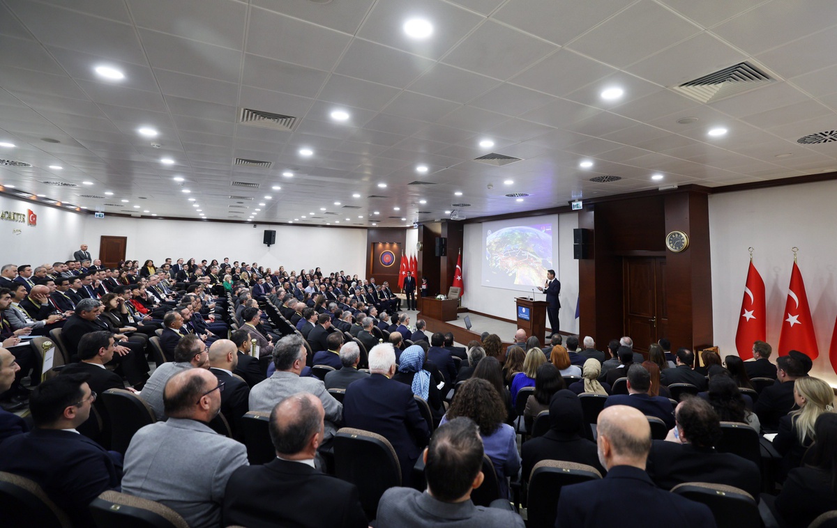 Bakan Bayraktar, enerji güvenliğinin milli güvenlik meselesi olduğunu vurguladı