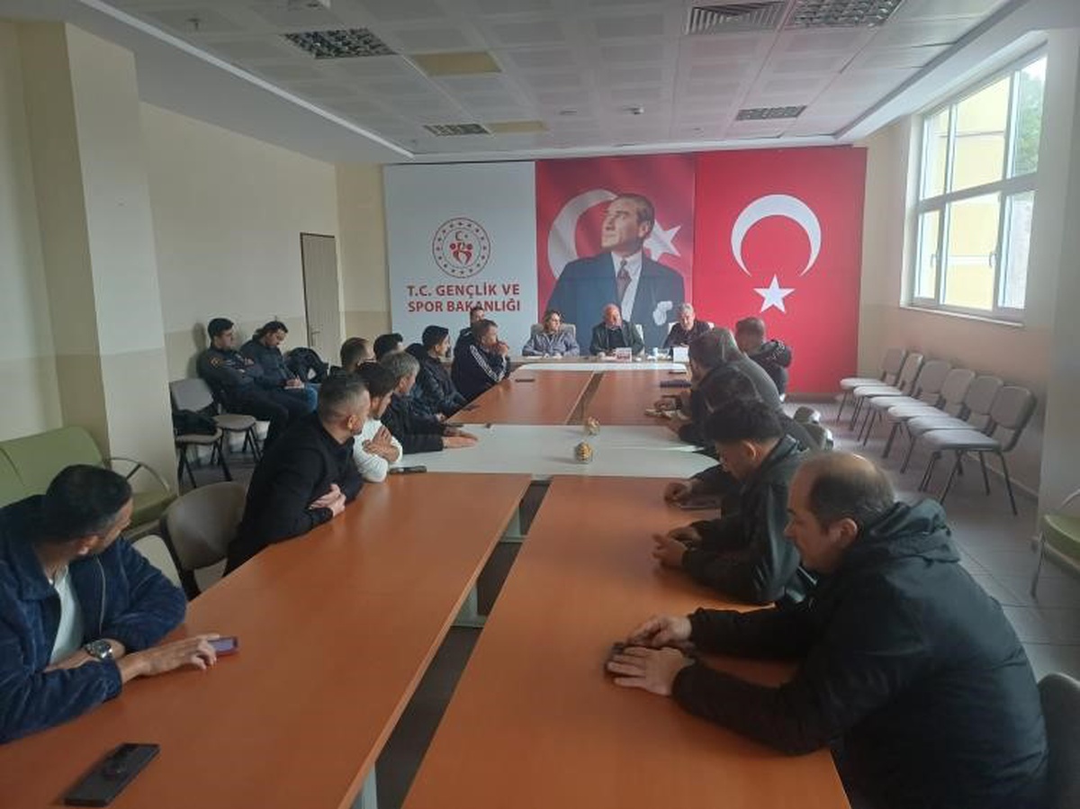 Bilecik'te S&uuml;per Amat&ouml;r Lig kuraları &ccedil;ekildi, 14 takım A ve B grubuna ayrıldı