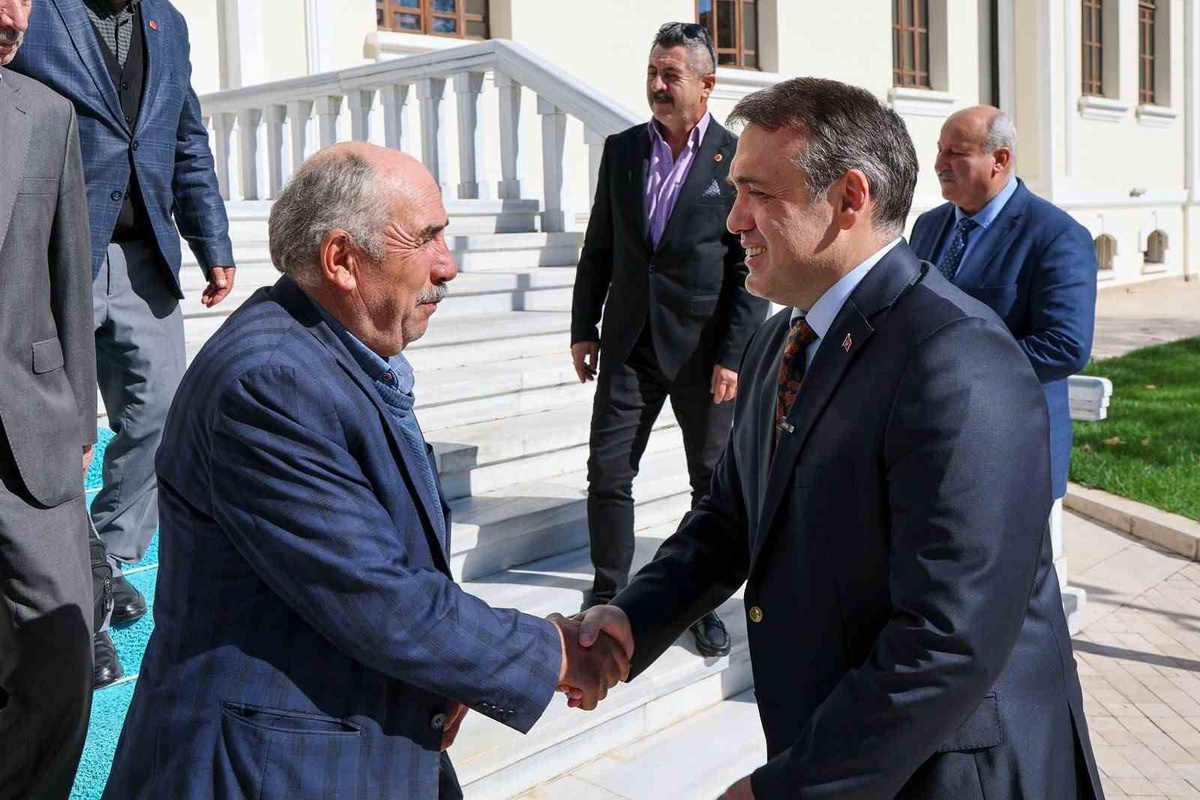 Bilecik Valisi Sözer, Muhtarlar Günü\'nde muhtarlarla buluşup iş birliği mesajı verdi