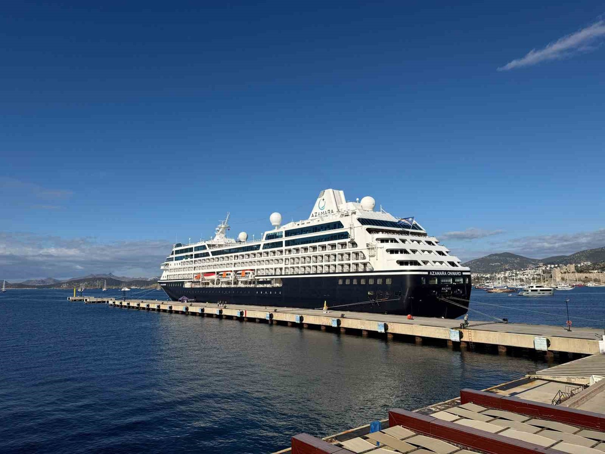 Azamara Onward, Bodrum\'a 664 yolcu ve 395 mürettebatla geldi, akşam ayrılacak