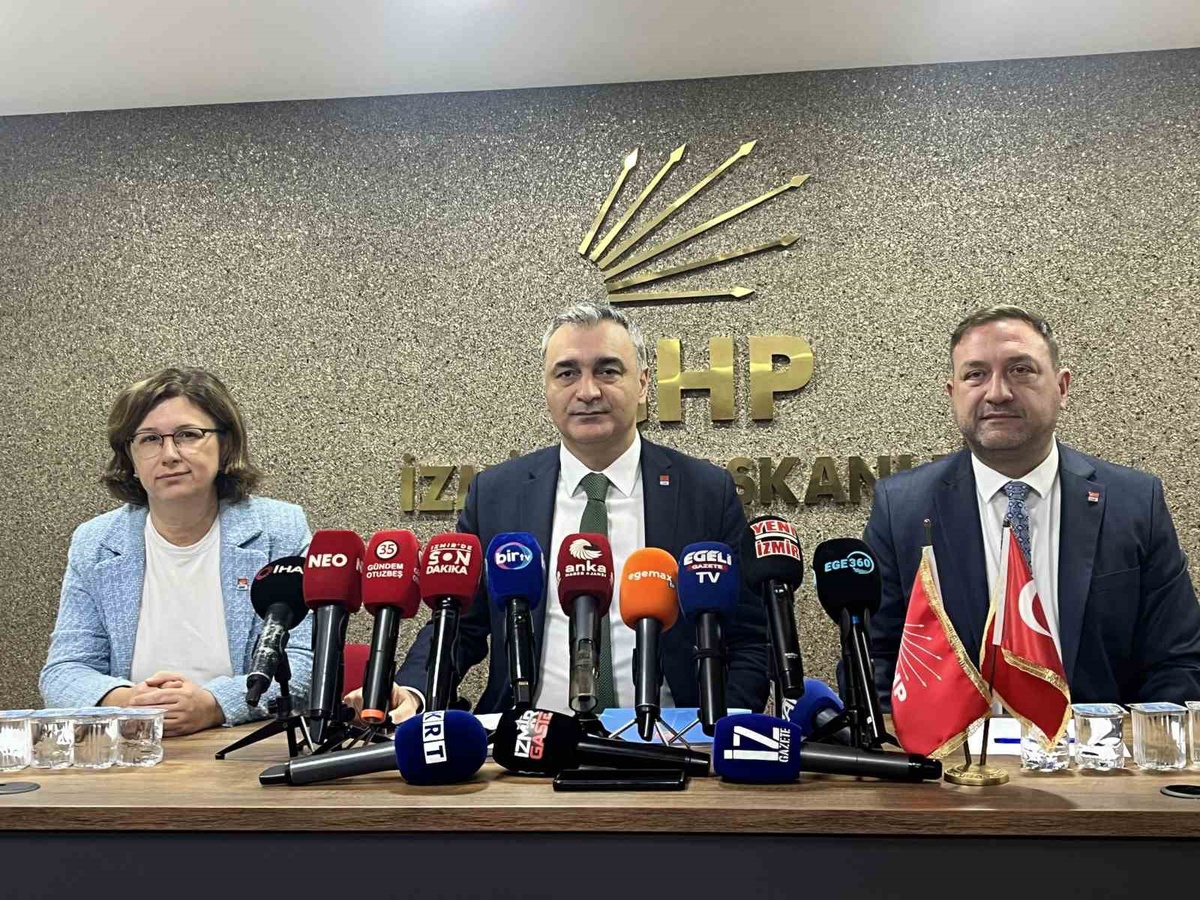 CHP Sözcüsü Sarı, YENİ Parti Genel Başkanı Özel\'den İzmir halkından özür istedi