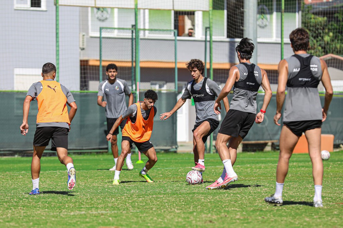 Corendon Alanyaspor, sahasındaki Kocaelispor maçı hazırlıklarına başladı