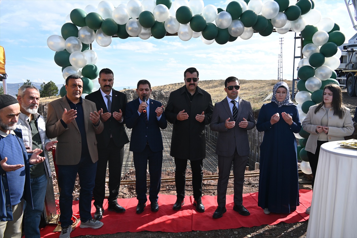 Sivas Suşehri\'nde Bülbül\'ün babası adına yaptıracağı caminin temeli törenle atıldı