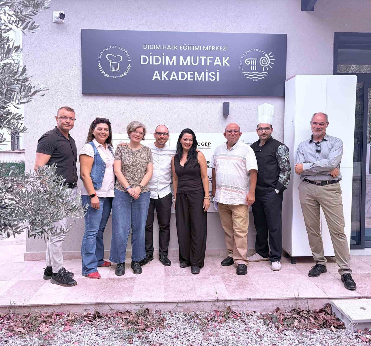 Didim\'de Türk ve Fransız öğrenciler sıfır atık prensibiyle yemek hazırladı