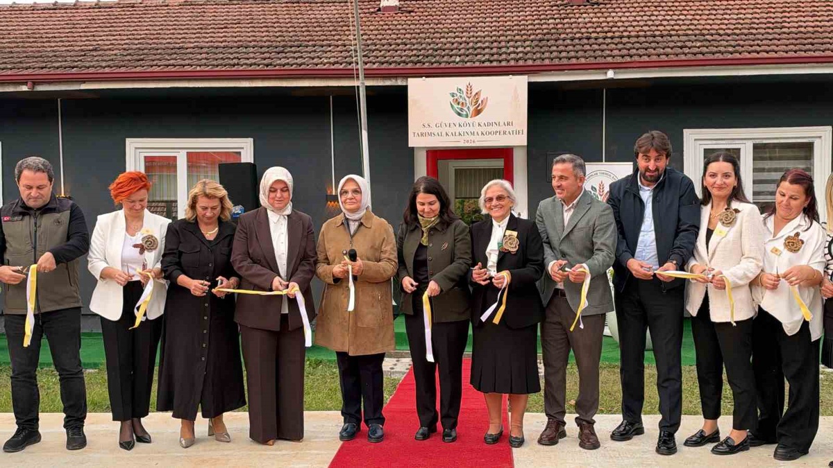 Düzce\'de kadın kooperatifi, 77 yaşındaki başkanı Nihal Altındağ\'ın katılımıyla açıldı