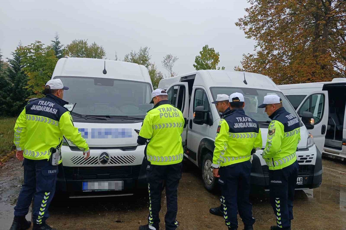 Düzce\'de trafik denetiminde 931 araca ceza kesilirken 119 araç trafikten men edildi