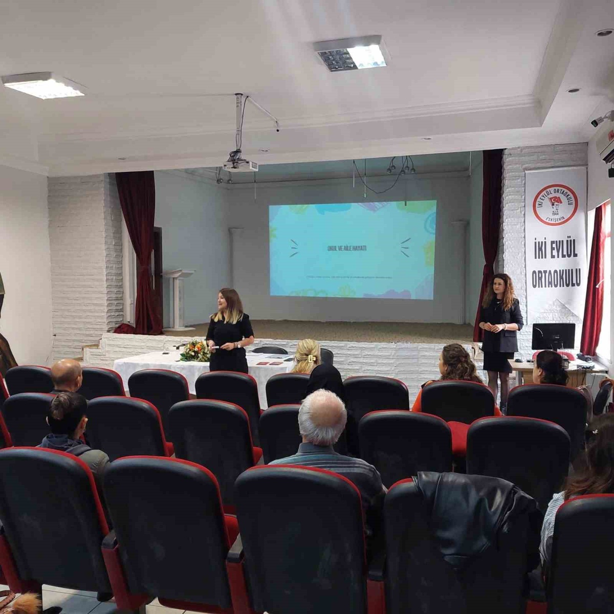 Eskişehir\'de velilere okul-aile iş birliğinin önemi interaktif seminerle anlatıldı