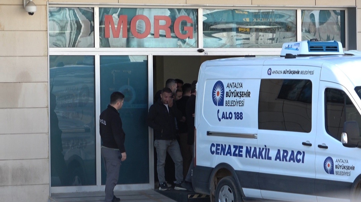 Manavgat\'ta turnuvaya gelen Gazişehir Master oyuncusu Çakır kalp krizinden öldü