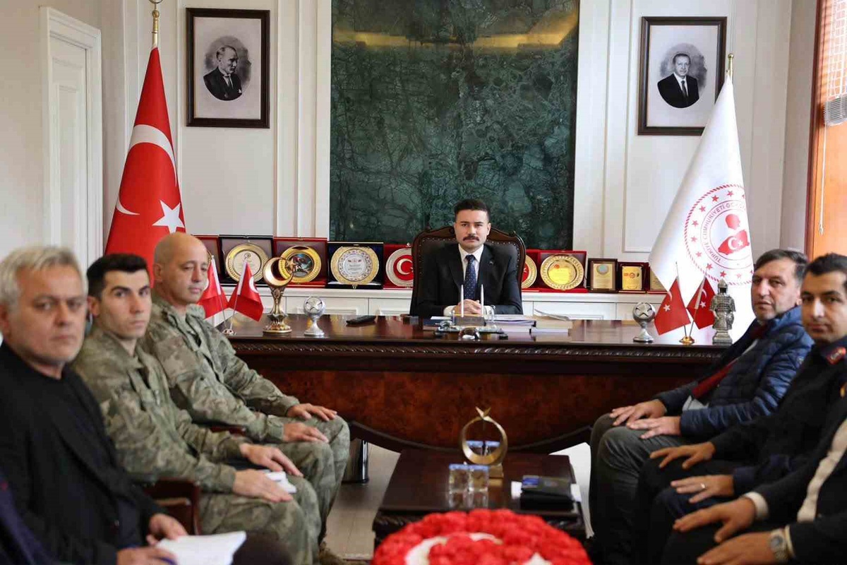 Gökçeada\'da 29 Ekim kutlama komitesi Kaymakam Acar başkanlığında toplandı