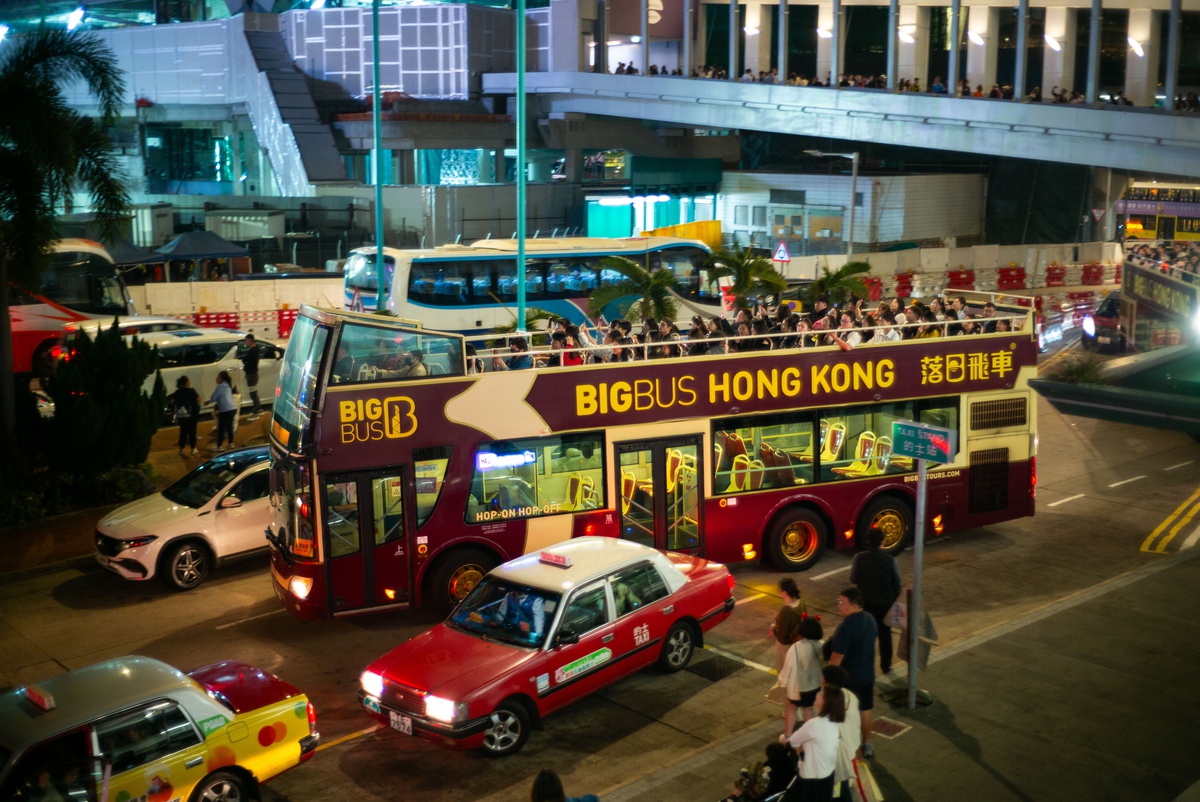 IMF Hong Kong\'un büyüme tahminini yüzde 3,8\'e çıkardı, yönetim daha iyimser bekliyor