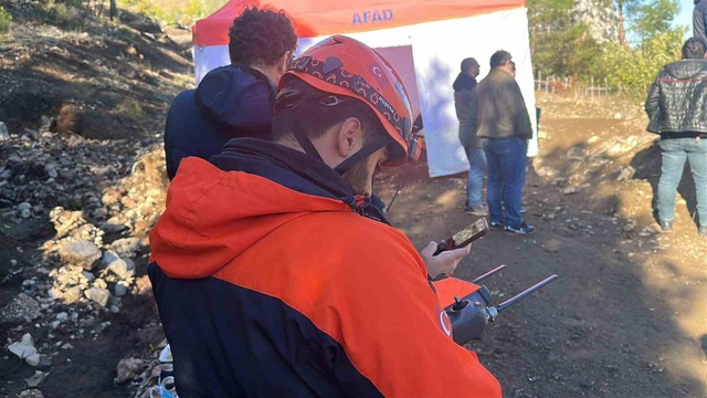 Eğitim için gittikleri kanyonda mahsur kaldılar! 1 gönüllü hayatını kaybetti, 10 kayıp