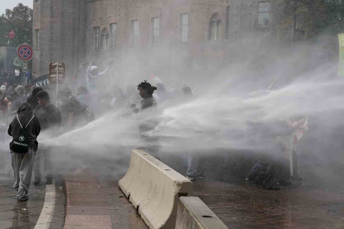İtalyan polisi protestolarda 271 kişiyi gözaltına aldı, 32\'sini tutukladı