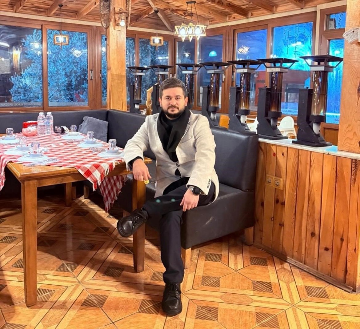 İzmir Buca\'da restoran kavgasında ağır yaralanan iş yeri sahibi hastanede öldü