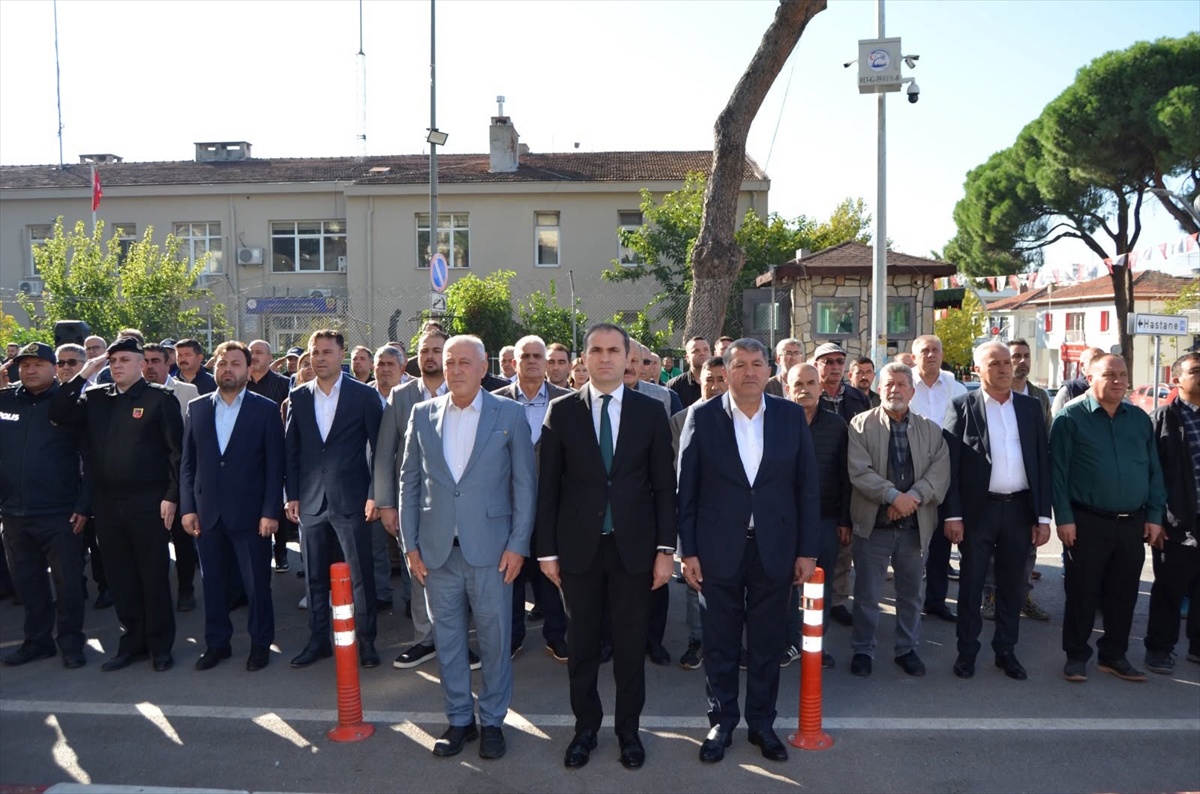 İzmir\'in ilçelerinde Muhtarlar Günü kutlandı