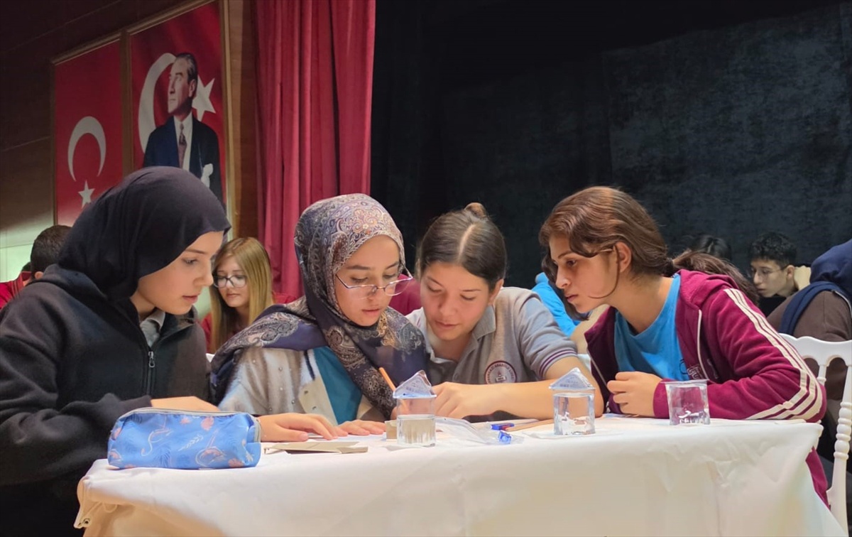 Kadirli\'de liseler arası bilgi yarışması yapıldı
