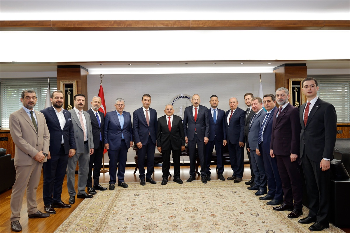 Kayseri Büyükşehir Belediye Başkanı Büyükkılıç, KTO ve KAYSO yönetimlerini ağırladı
