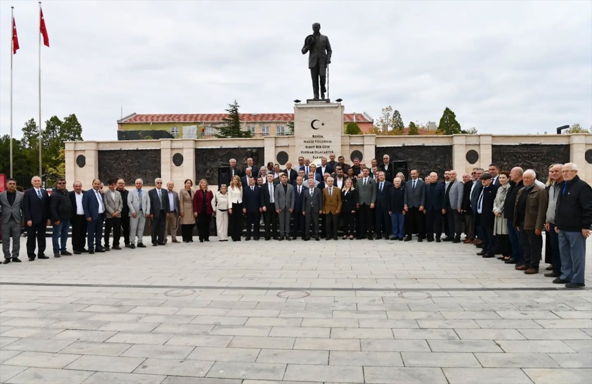 Keşan\'da Muhtarlar Günü töreninde Belediye Başkanı Özcan muhtarların gününü kutladı