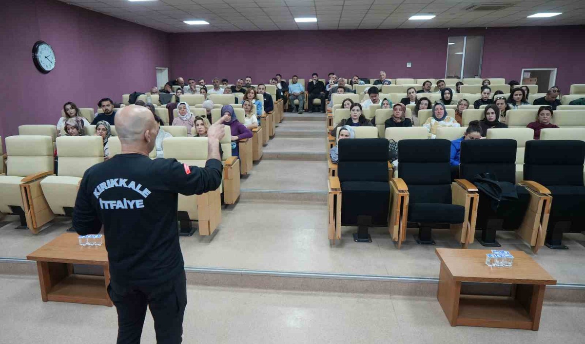 Kırıkkale\'de sağlık personeline elektrikli araç kazalarına müdahale eğitimi verildi