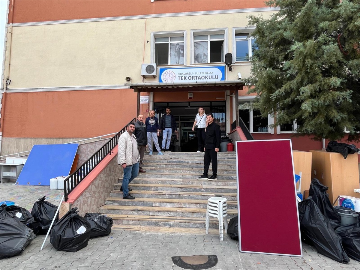 Kırklareli İl Milli Eğitim Müdürü Altınöz, Lüleburgaz TEK Ortaokulunda inceleme yaptı