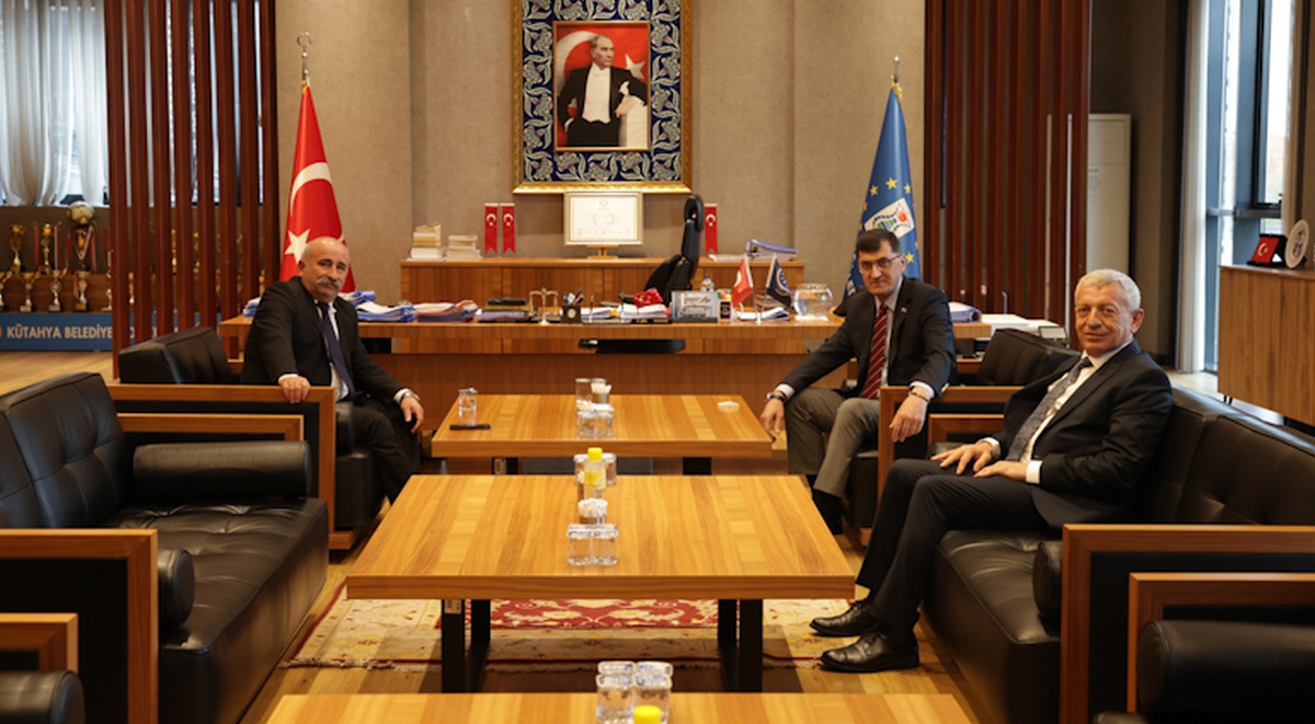 Kütahya Belediye Başkanı Kahveci, Dumlupınar ve Şaphane başkanlarını ağırladı