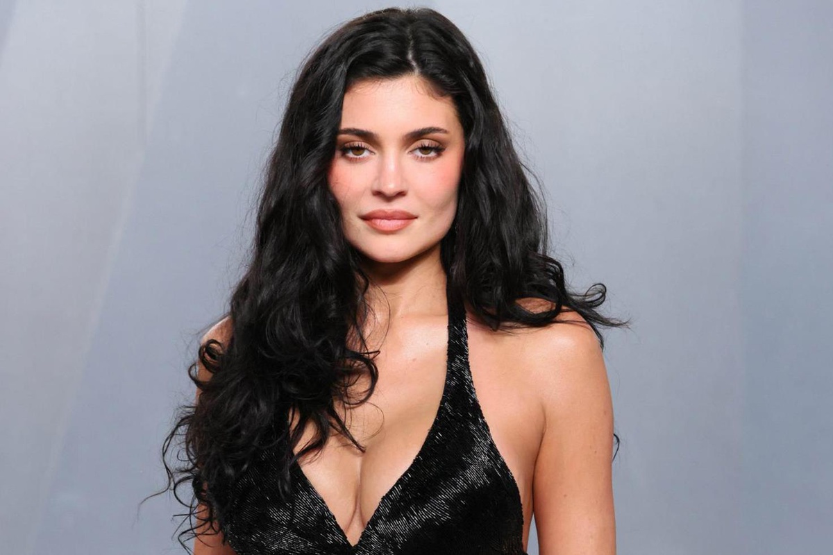 Kylie Jenner 50 milyon dolarlık sütyenle podyuma çıktı
