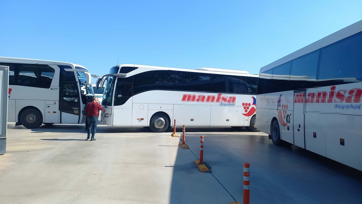 Manisa otogarında gişe tahliyesine tepki eylemi 4 saat sonra sona erdi