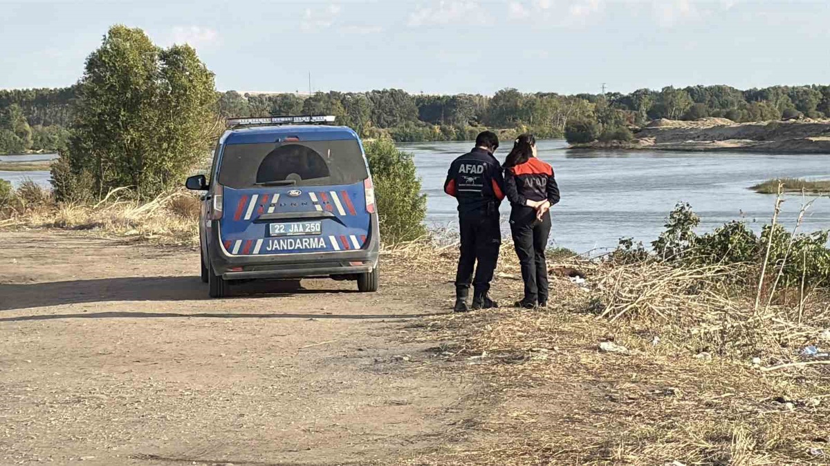 Edirne\'de Meriç Nehri\'nde bot kazasında kaybolan 12 yaşındaki çocuk 6. günde aranıyor