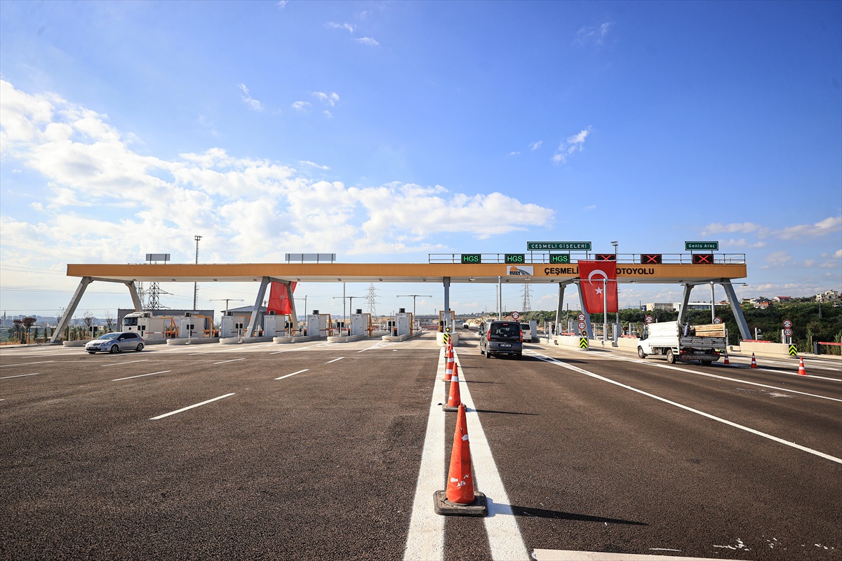Mersin\'de Çeşmeli-Taşucu Otoyolu\'nun yapımı tamamlanan Kızkalesi kesimi trafiğe açıldı