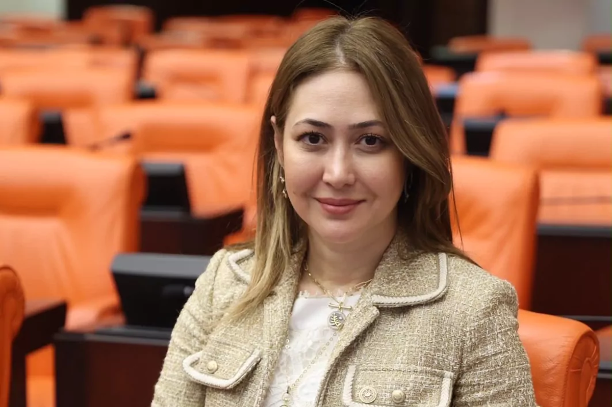Omurgasına altı vida ve iki çubuk takılan MHP\'li Zuhal Karakoç taburcu edildi